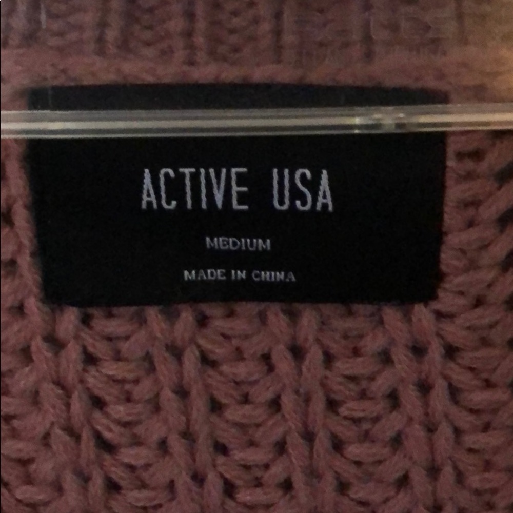 Distressed pink cozy sweater - Picture 2 of 4